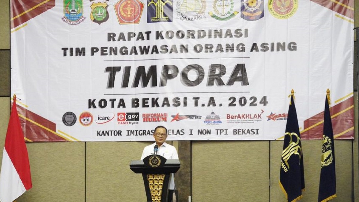 Pj Wali Kota Bekasi, Gani Muhamad, hadiri Rapat Tim Pengawasan Orang Asing (Timpora) Tahun 2024 di Ballroom Hotel Aston Imperial